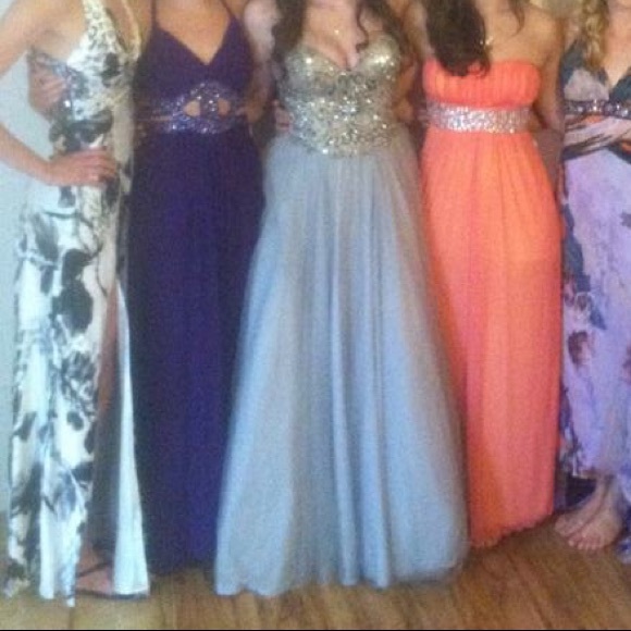 Elegant Formal Dress - Picture 8 of 8